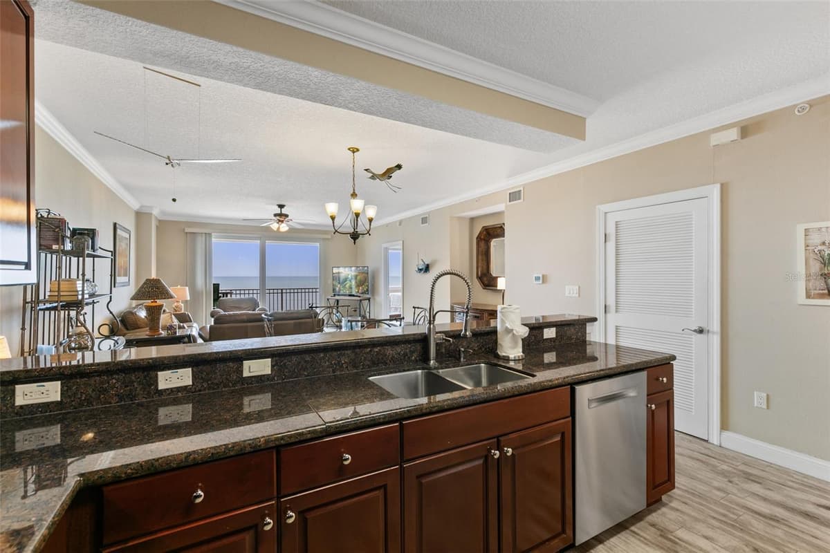 60 SURFVIEW DRIVE — photo 5 of 63