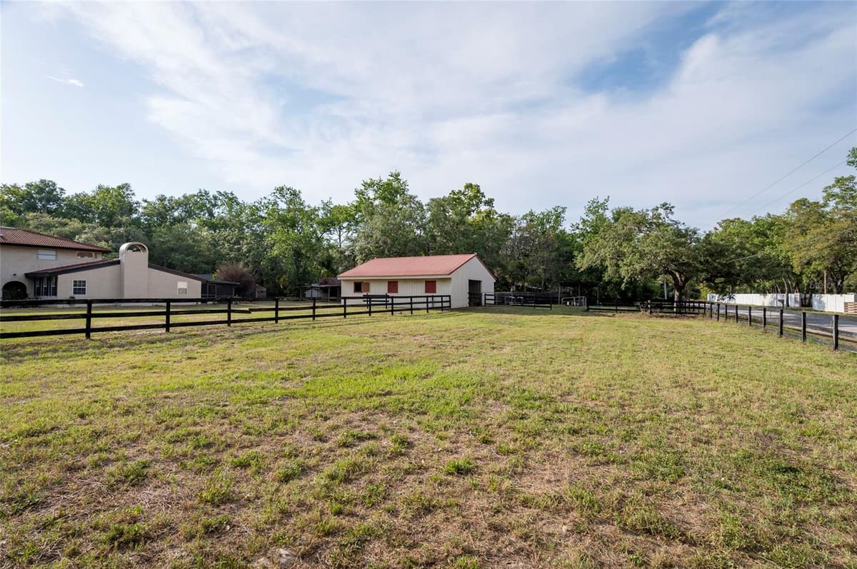 12311 OAKWOOD DRIVE — photo 5 of 59