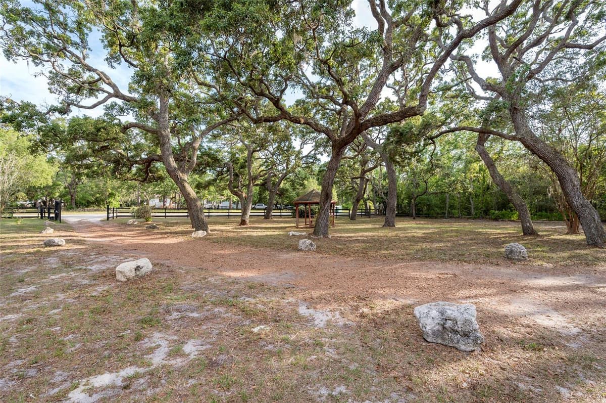 12311 OAKWOOD DRIVE — photo 35 of 59