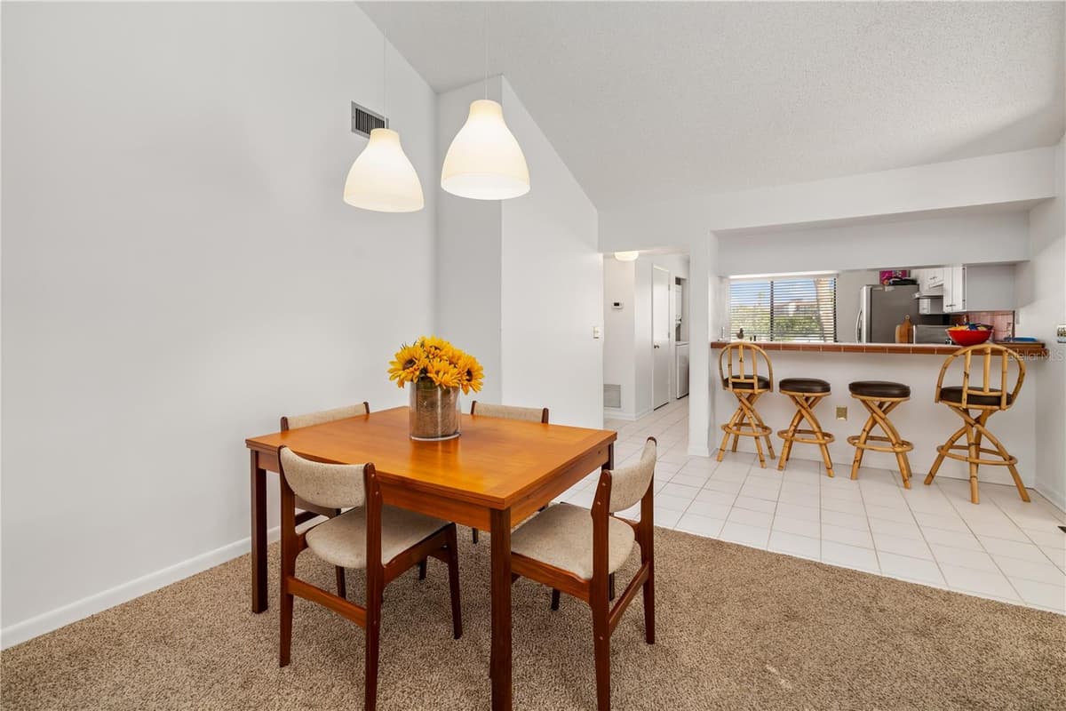 6204 MIDNIGHT PASS ROAD — photo 15 of 47