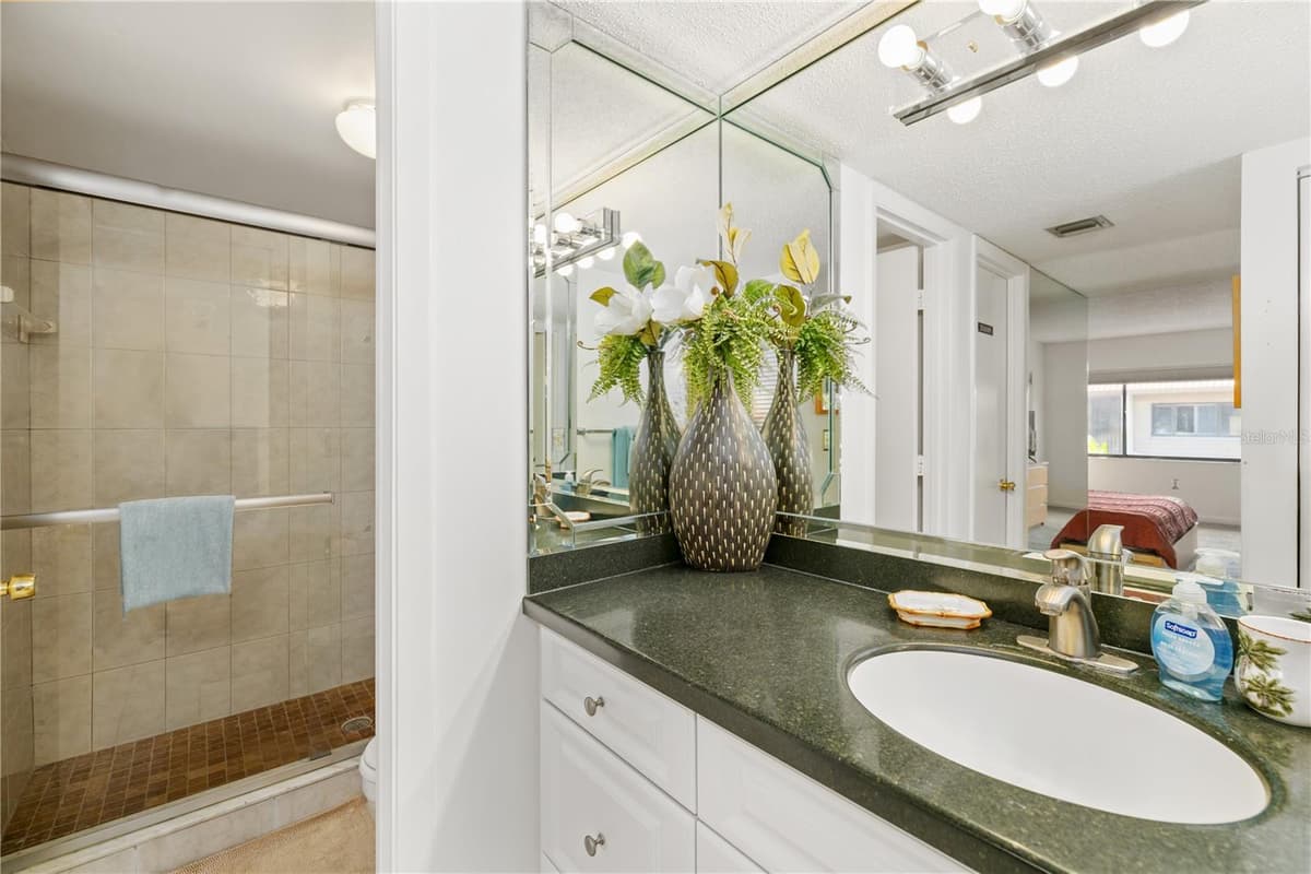 6204 MIDNIGHT PASS ROAD — photo 19 of 47