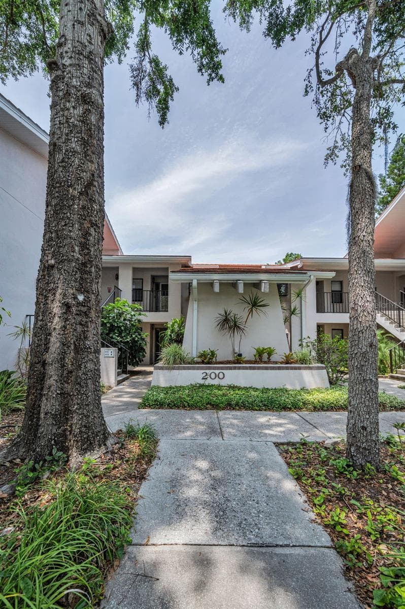 300 FLORIDA AVENUE — photo 3 of 62
