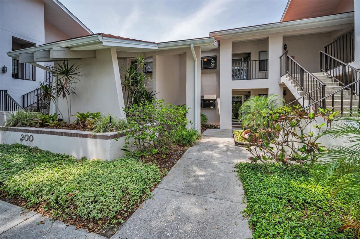 300 FLORIDA AVENUE — photo 4 of 62