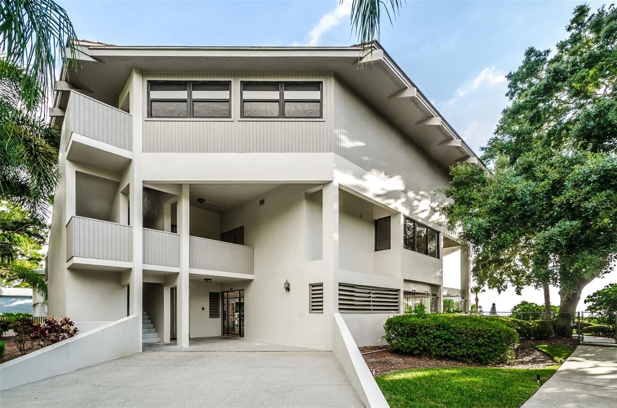 300 FLORIDA AVENUE — photo 44 of 62