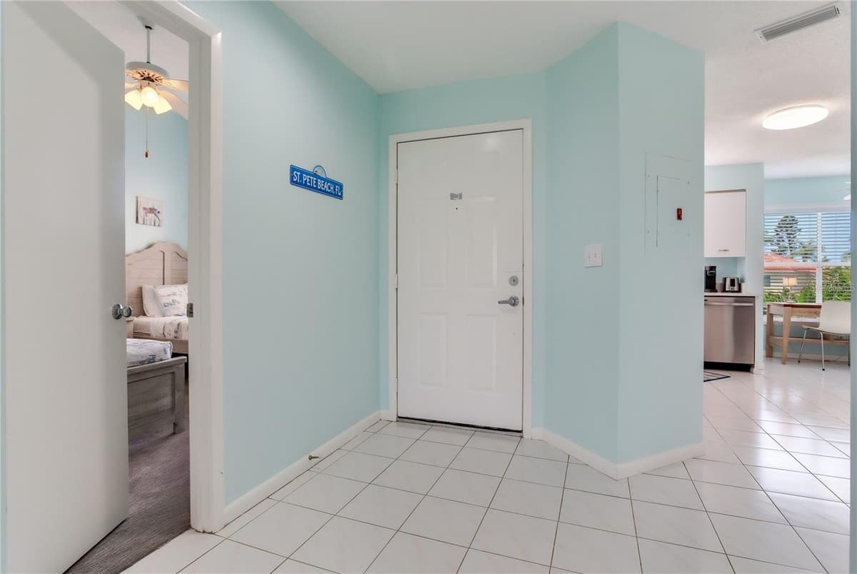6171 BAHIA DEL MAR BOULEVARD — photo 9 of 58