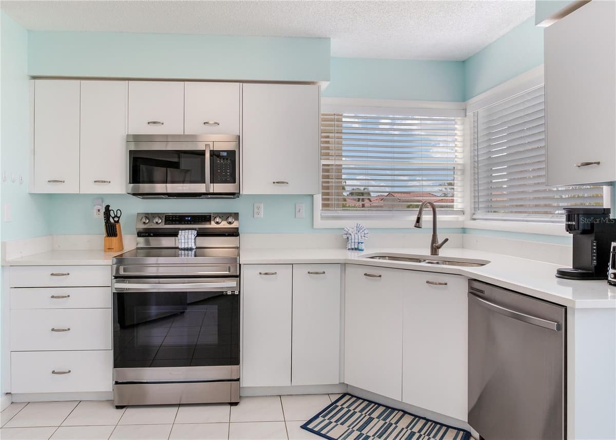 6171 BAHIA DEL MAR BOULEVARD — photo 13 of 58