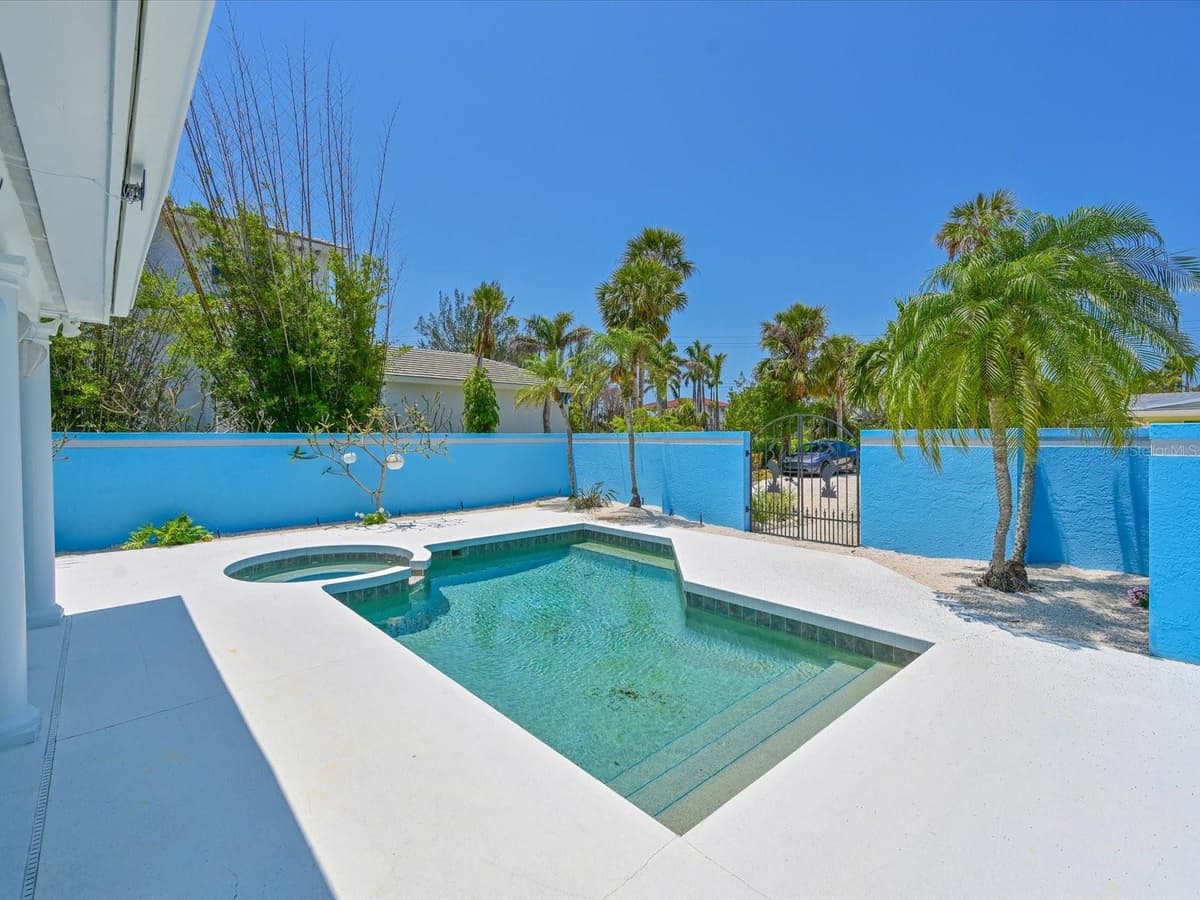 5920 GULF OF MEXICO DRIVE — photo 8 of 57