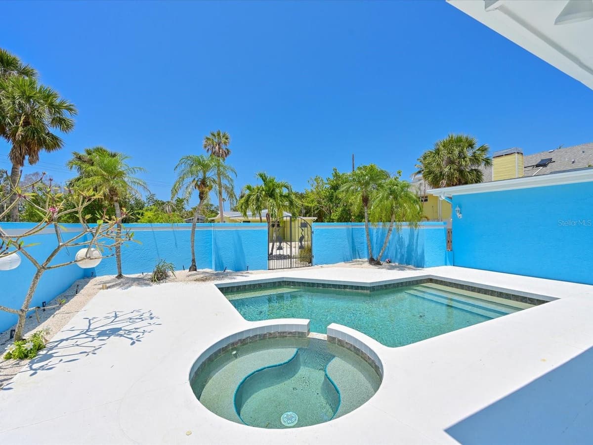 5920 GULF OF MEXICO DRIVE — photo 38 of 57