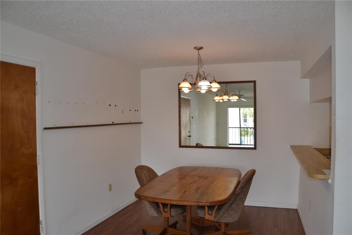 3269 BENEVA ROAD — photo 7 of 32