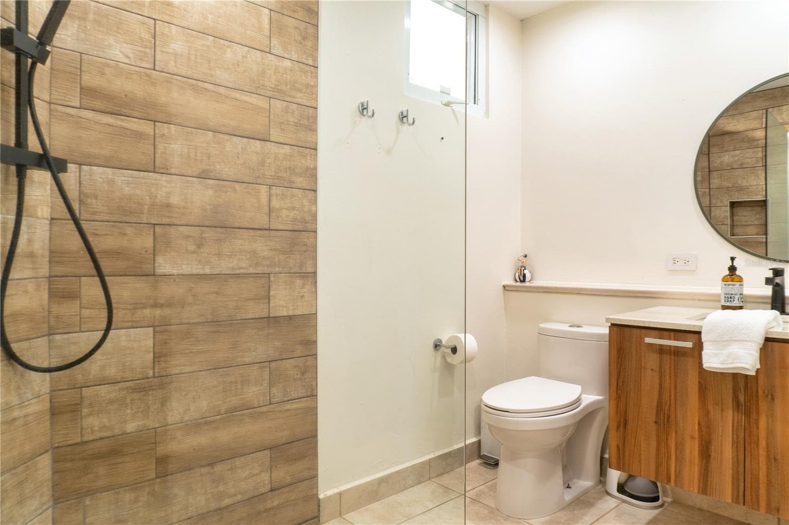 200 OCEAN DRIVE — photo 14 of 28