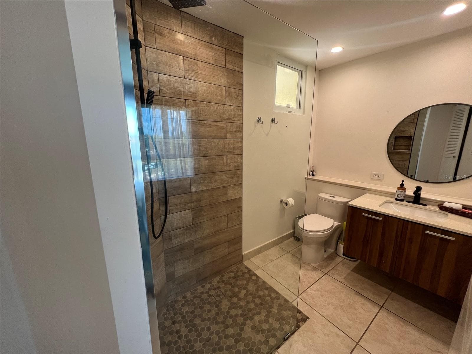 200 OCEAN DRIVE — photo 24 of 28