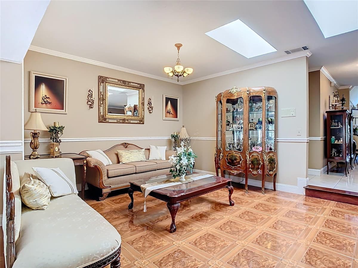 5852 MEDINAH WAY — photo 8 of 89