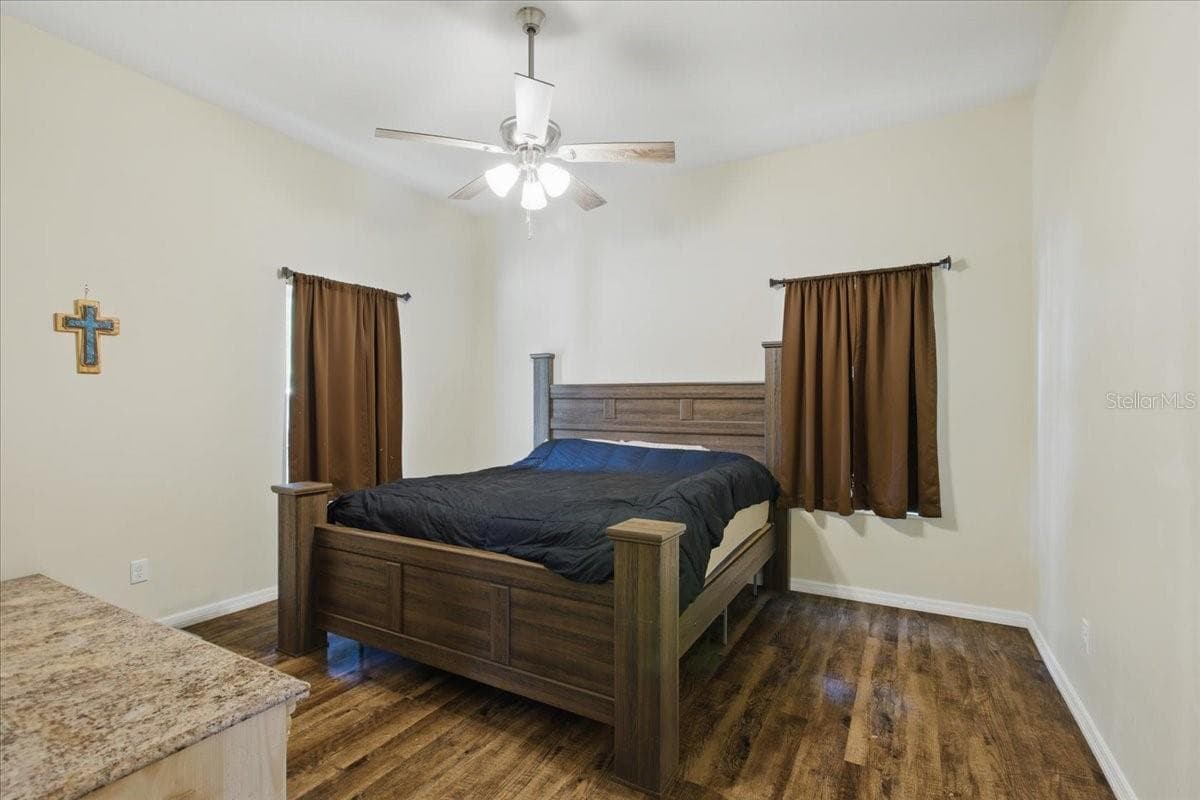 1180 HOUGH STREET — photo 10 of 35