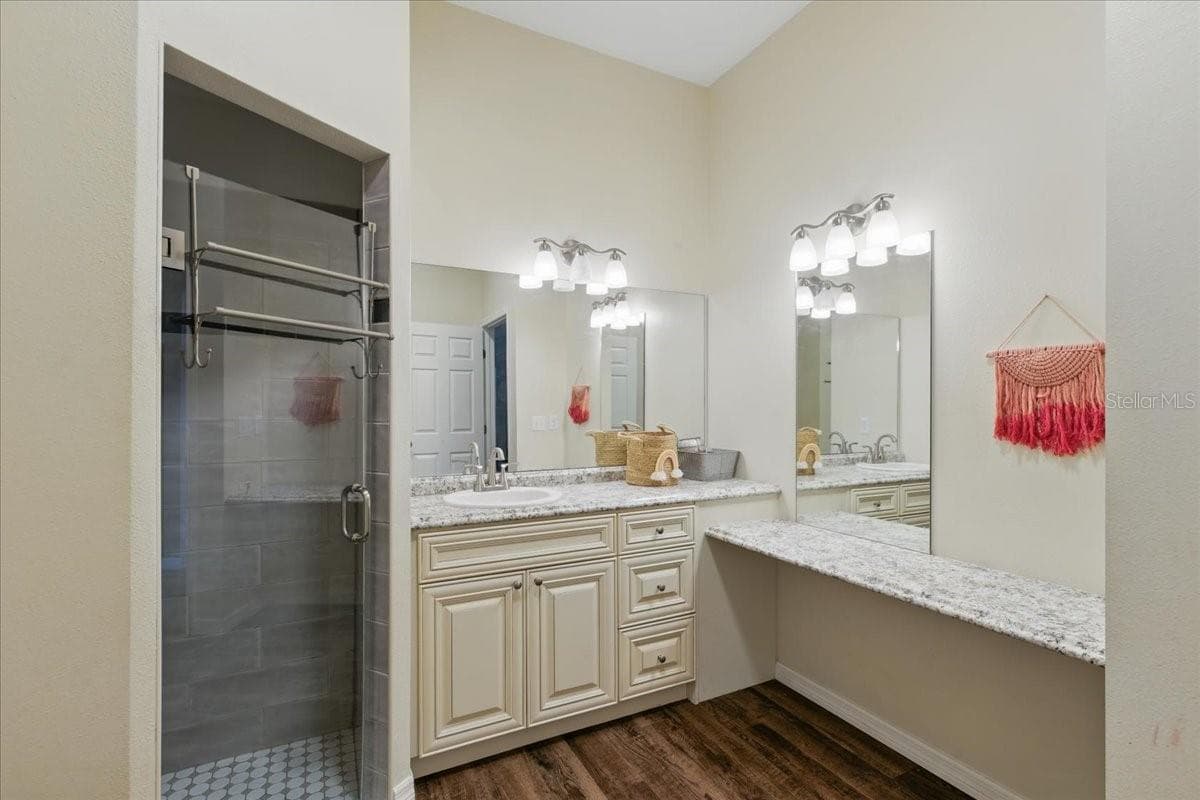 1180 HOUGH STREET — photo 14 of 35
