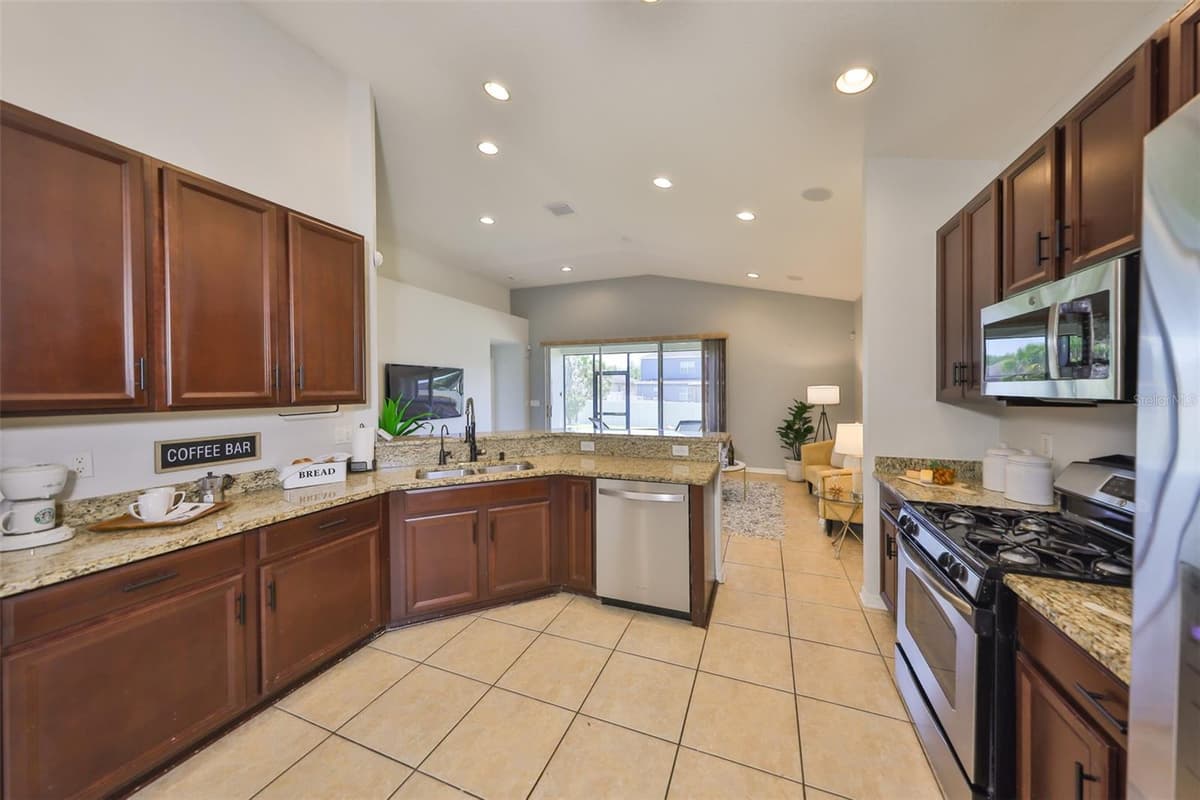 11408 COVENTRY GROVE CIRCLE — photo 23 of 48