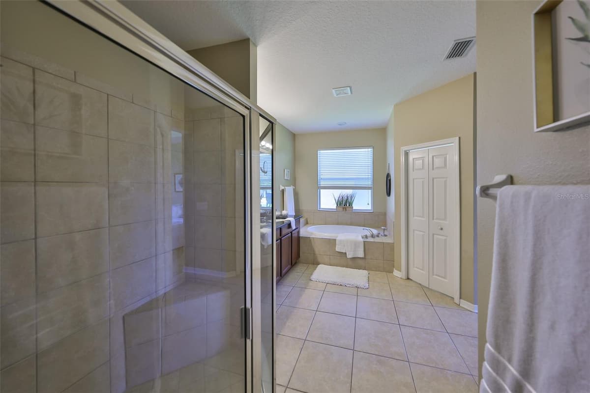 11408 COVENTRY GROVE CIRCLE — photo 36 of 48