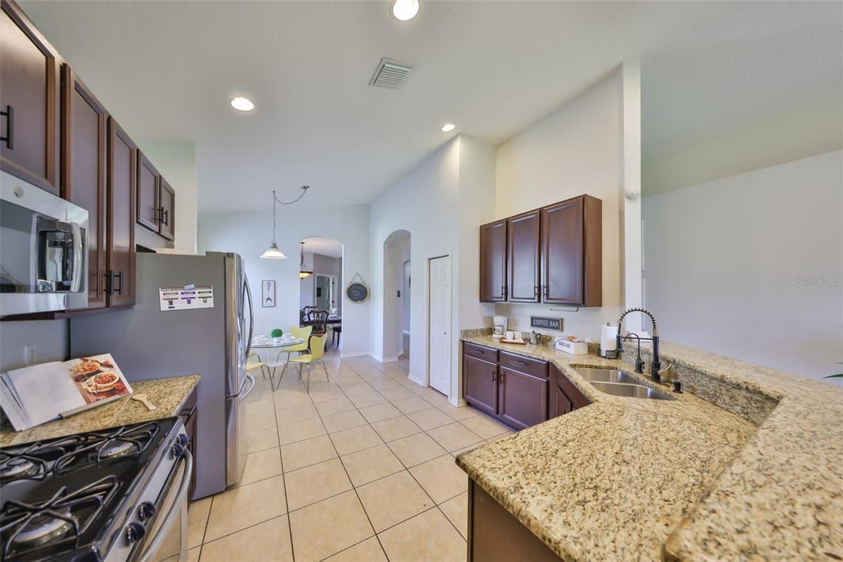 11408 COVENTRY GROVE CIRCLE — photo 24 of 48