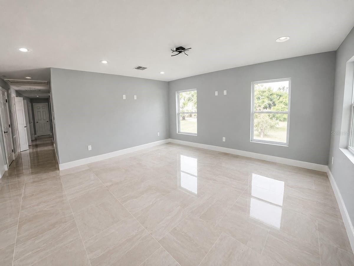 3704 SMITH TREE STREET — photo 9 of 20