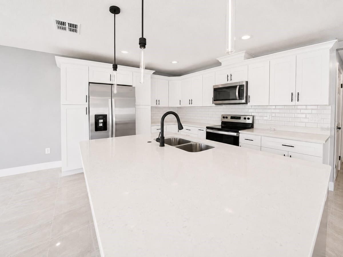 3704 SMITH TREE STREET — photo 5 of 20