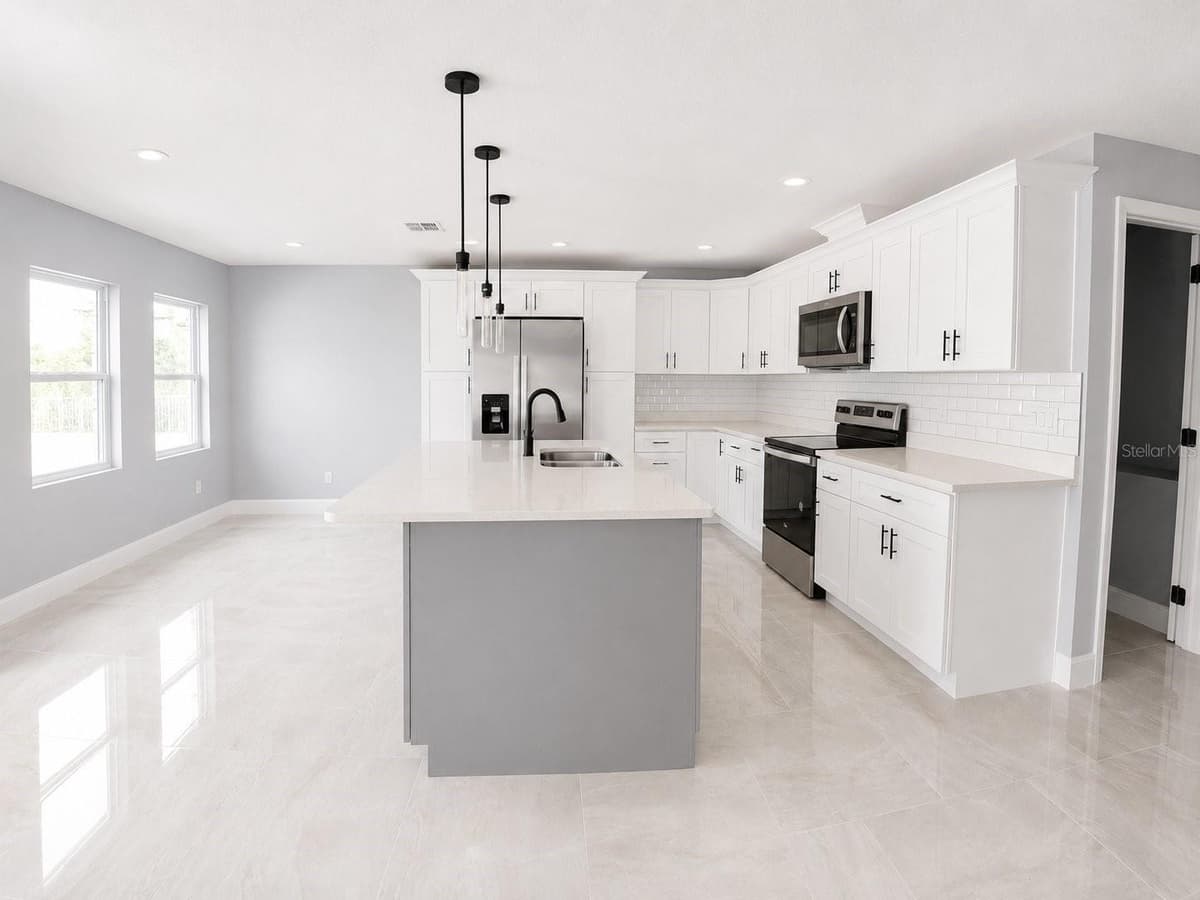 3704 SMITH TREE STREET — photo 3 of 20