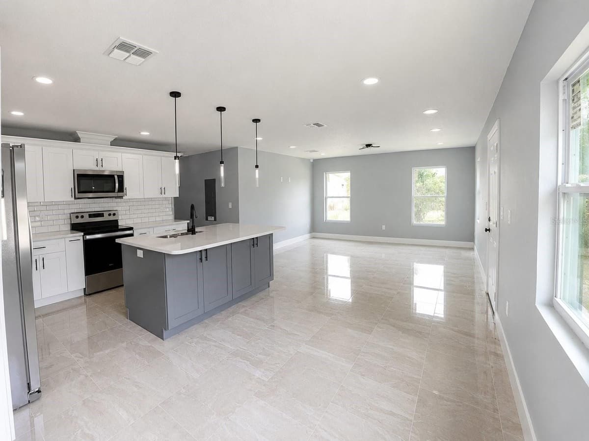 3704 SMITH TREE STREET — photo 8 of 20