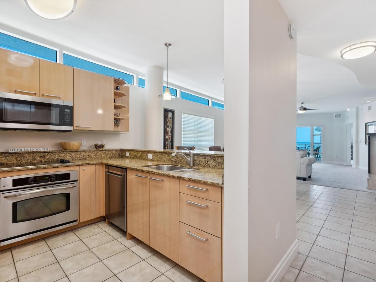 6512 MIDNIGHT PASS ROAD — photo 13 of 53