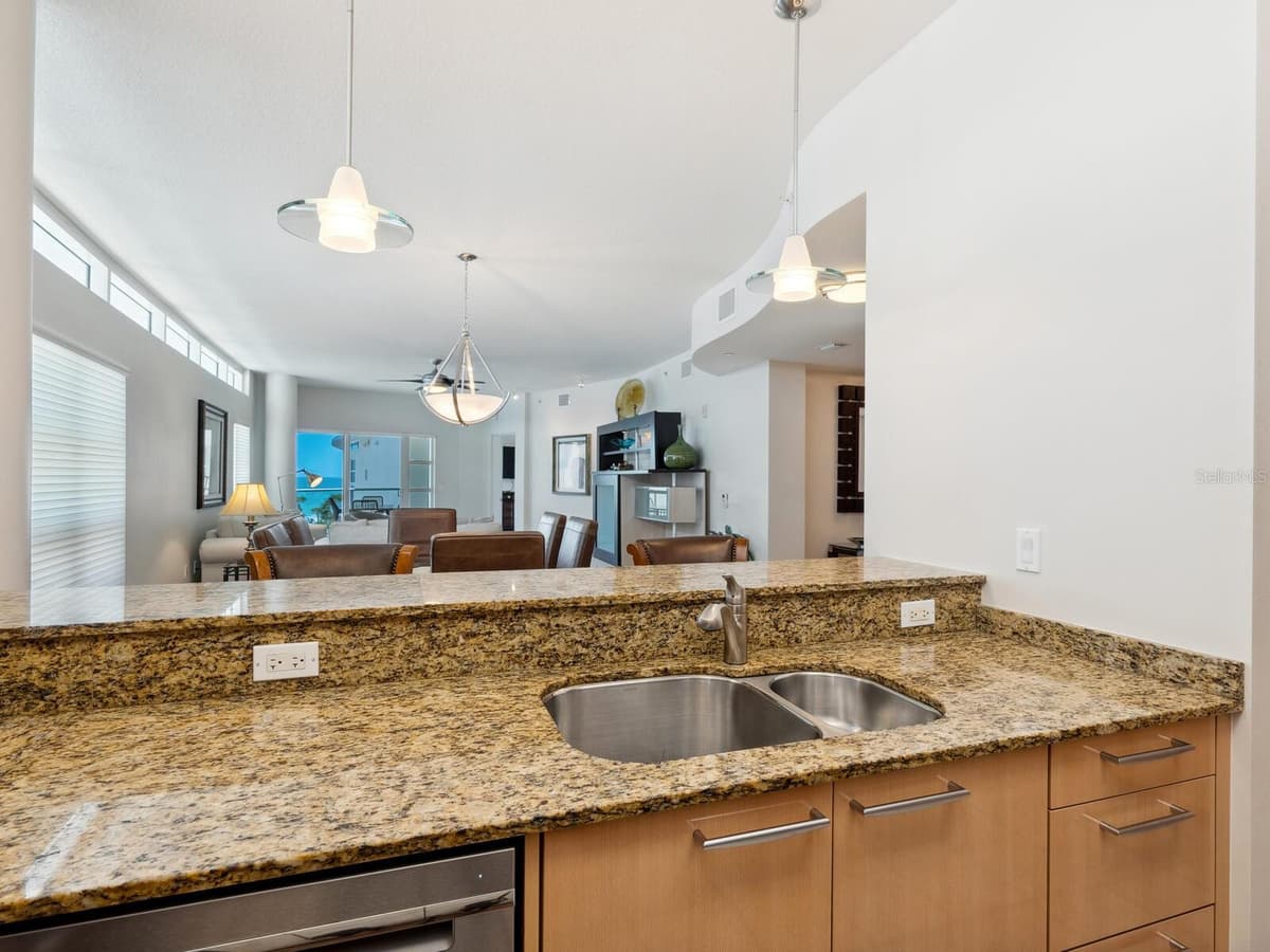 6512 MIDNIGHT PASS ROAD — photo 16 of 53
