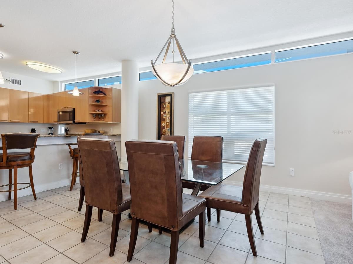 6512 MIDNIGHT PASS ROAD — photo 10 of 53
