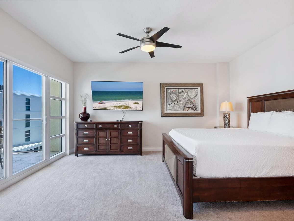 6512 MIDNIGHT PASS ROAD — photo 18 of 53