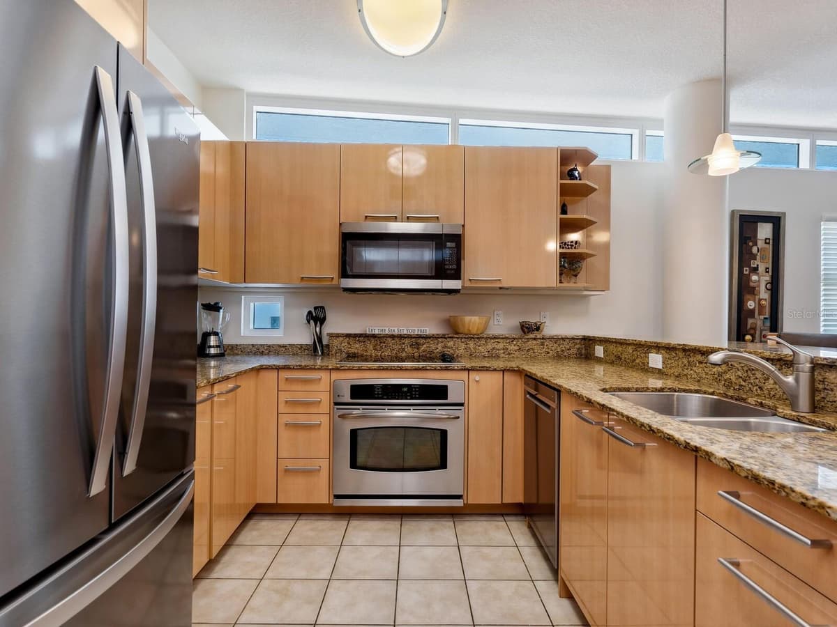 6512 MIDNIGHT PASS ROAD — photo 12 of 53