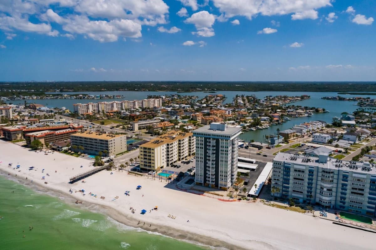 17408 GULF BOULEVARD — photo 46 of 49