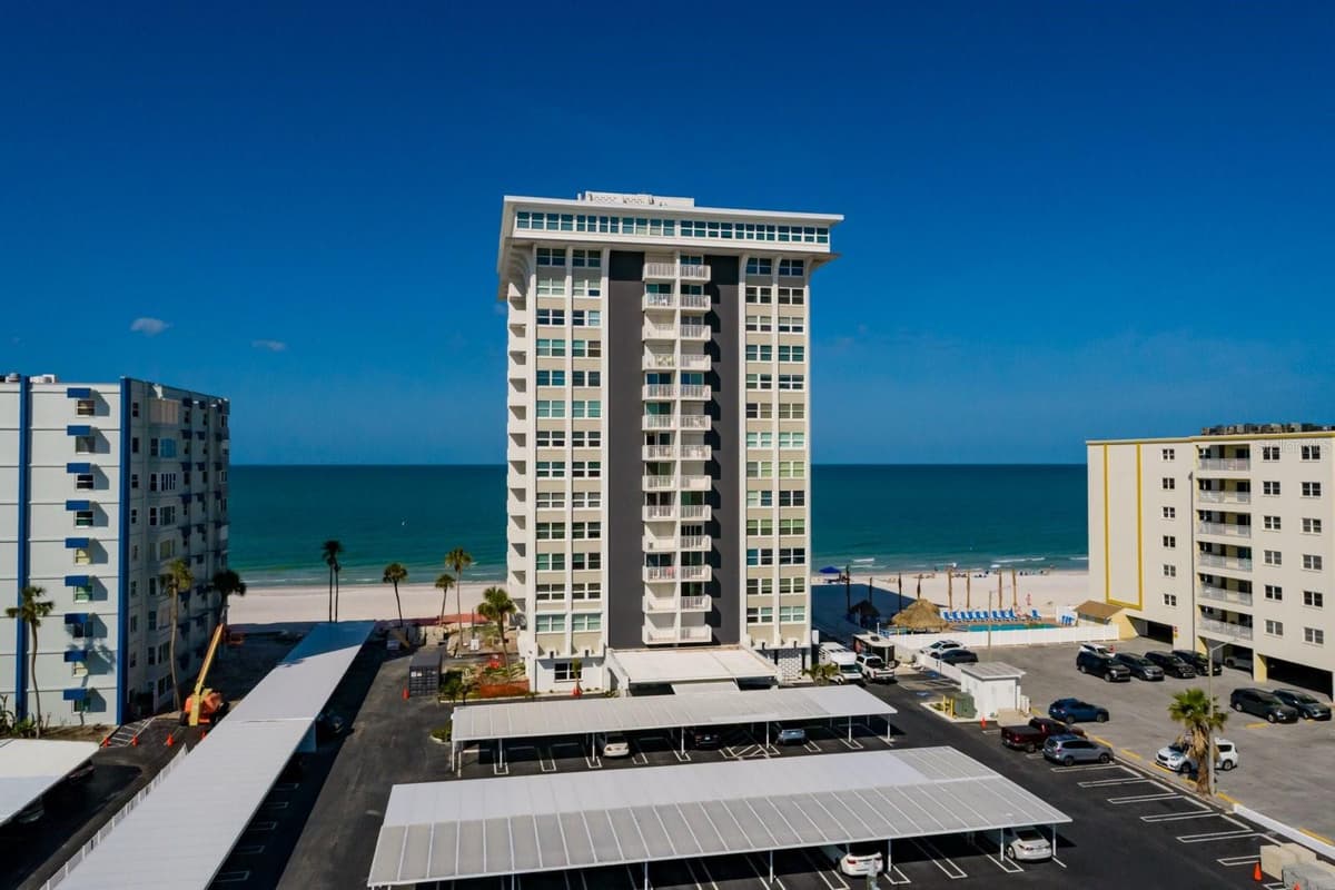 17408 GULF BOULEVARD — photo 32 of 49