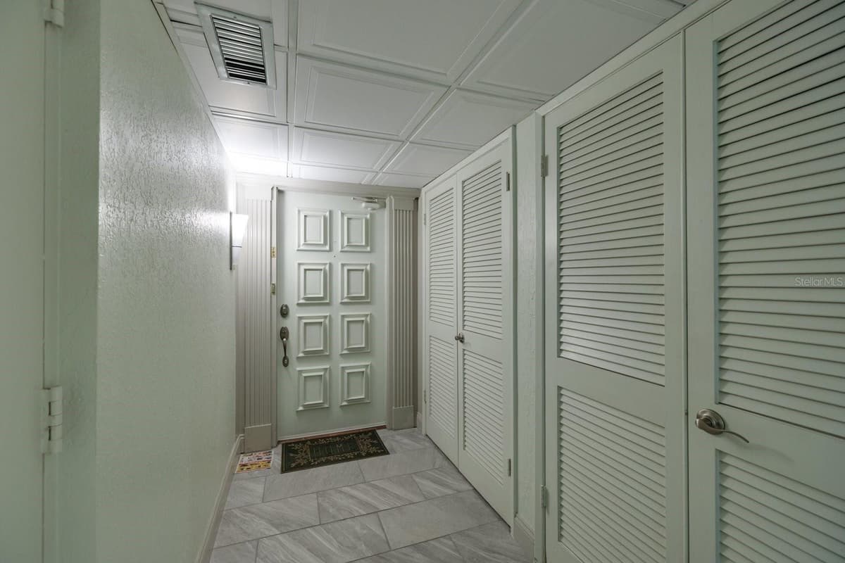17408 GULF BOULEVARD — photo 6 of 49