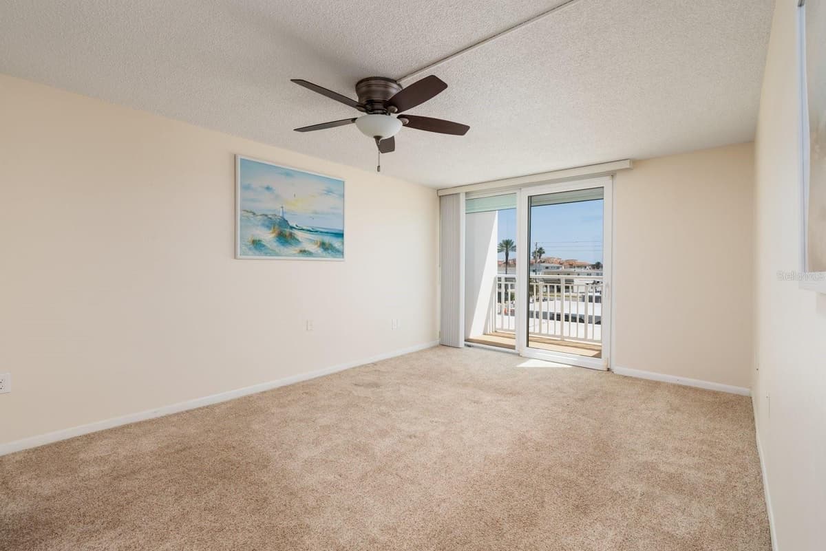 17408 GULF BOULEVARD — photo 19 of 49