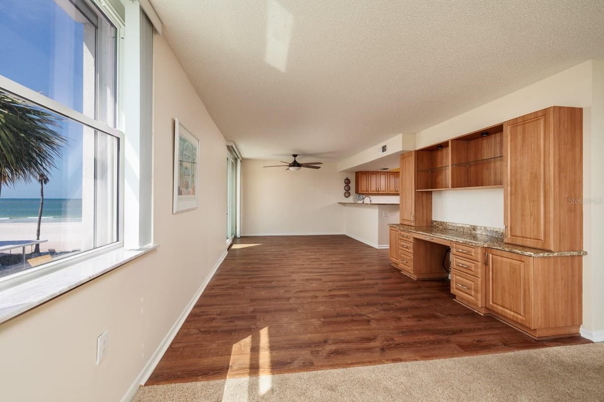 17408 GULF BOULEVARD — photo 15 of 49