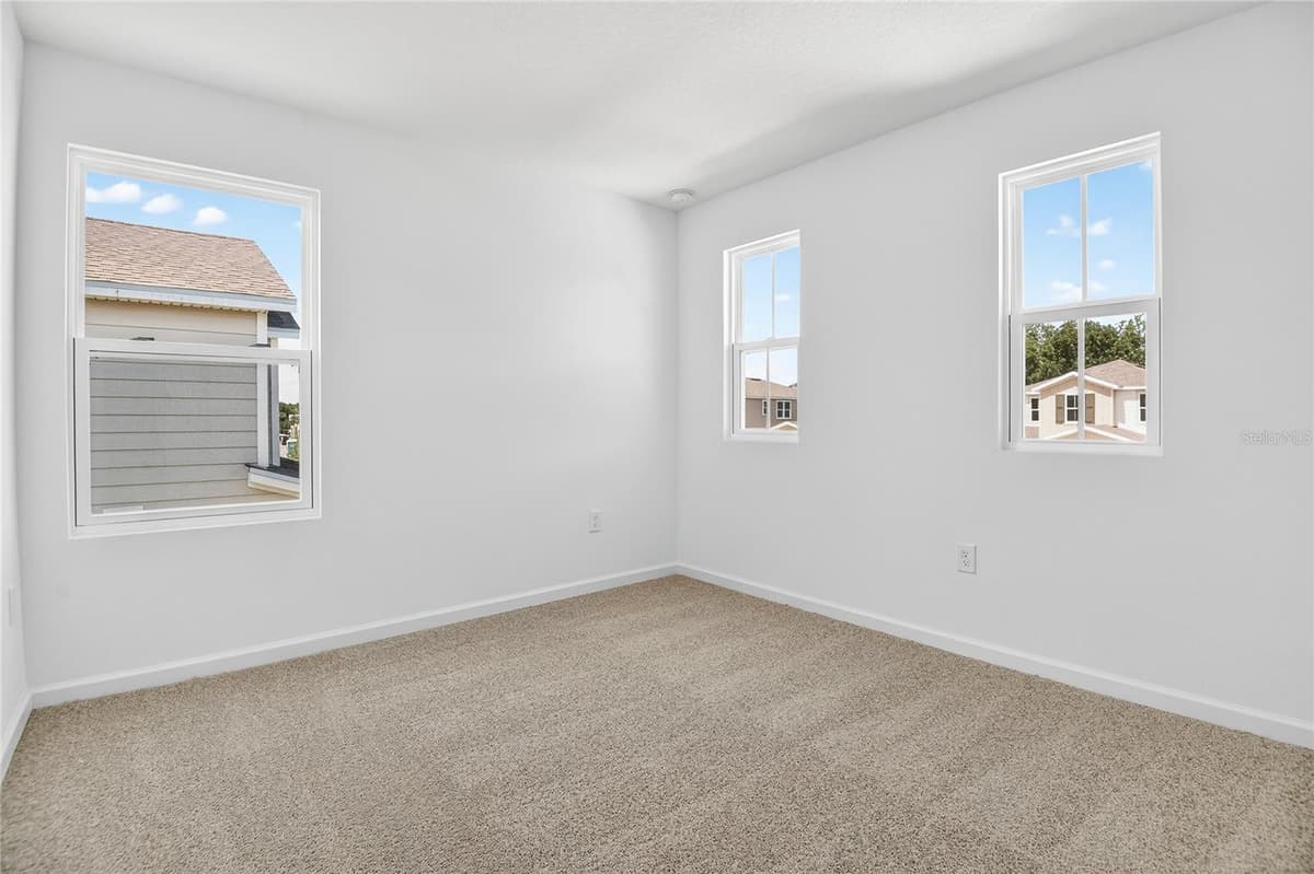 729 LAKE DELL AVENUE — photo 14 of 19