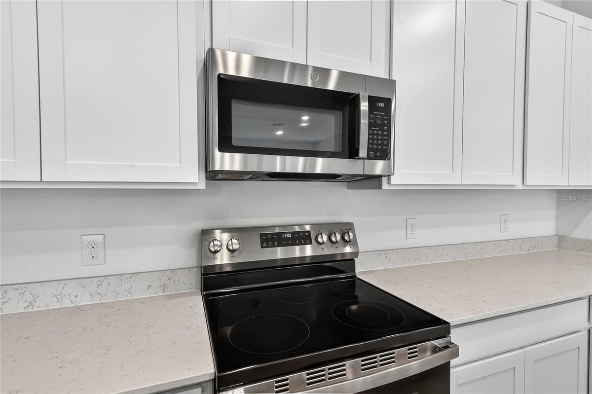 729 LAKE DELL AVENUE — photo 4 of 19