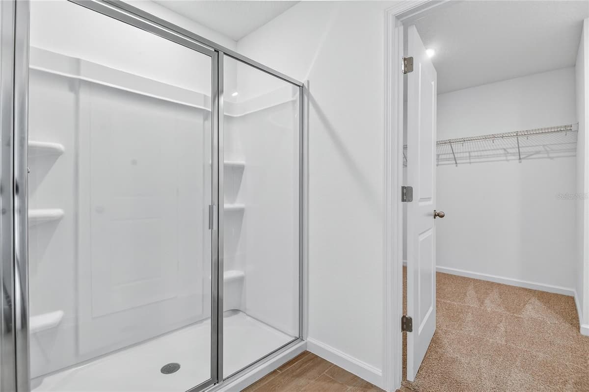 729 LAKE DELL AVENUE — photo 11 of 19