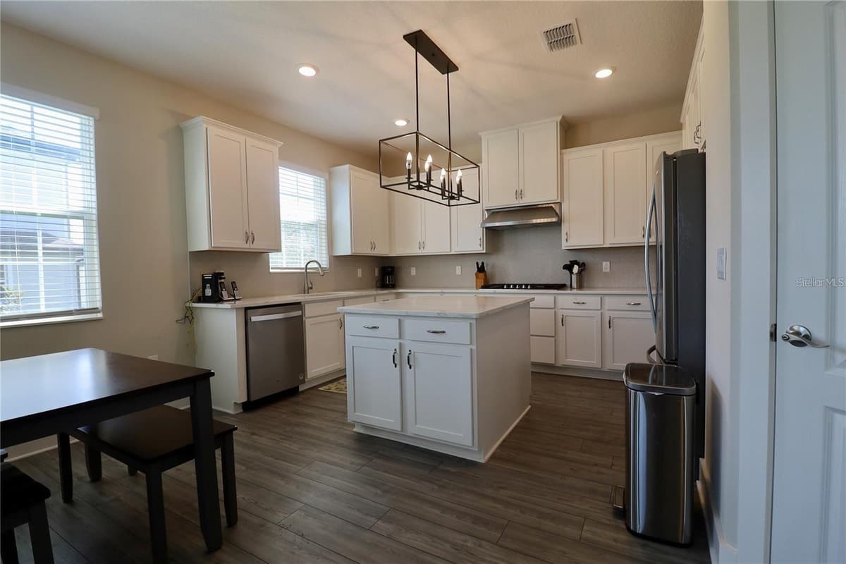 7955 DELWIN LANE — photo 10 of 25