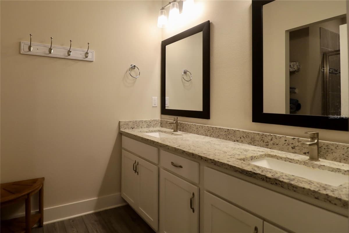 7955 DELWIN LANE — photo 19 of 25
