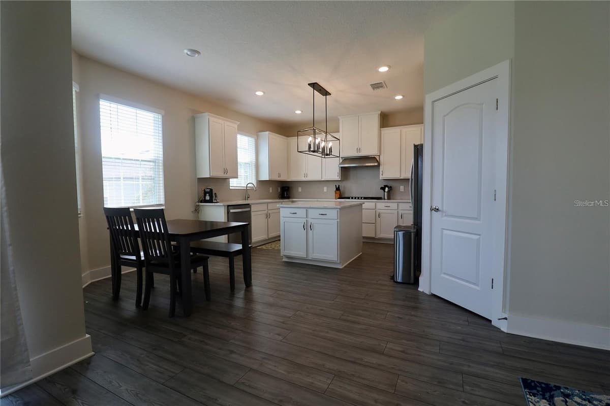 7955 DELWIN LANE — photo 9 of 25