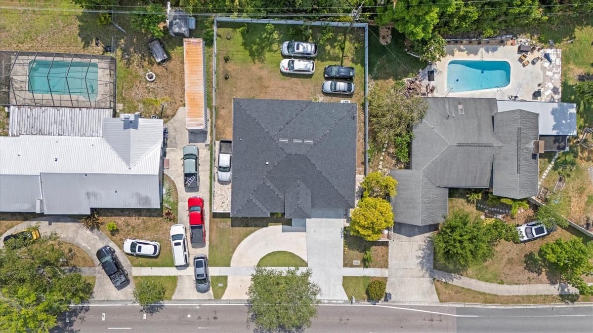 19212 SUNLAKE BOULEVARD — photo 4 of 31