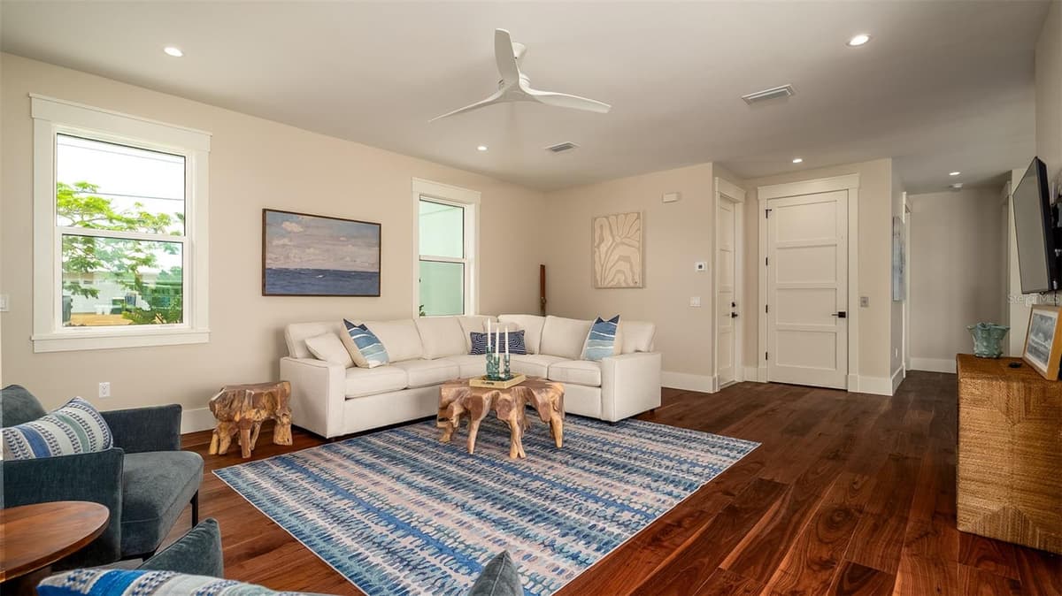 603 EMERALD LANE — photo 4 of 56