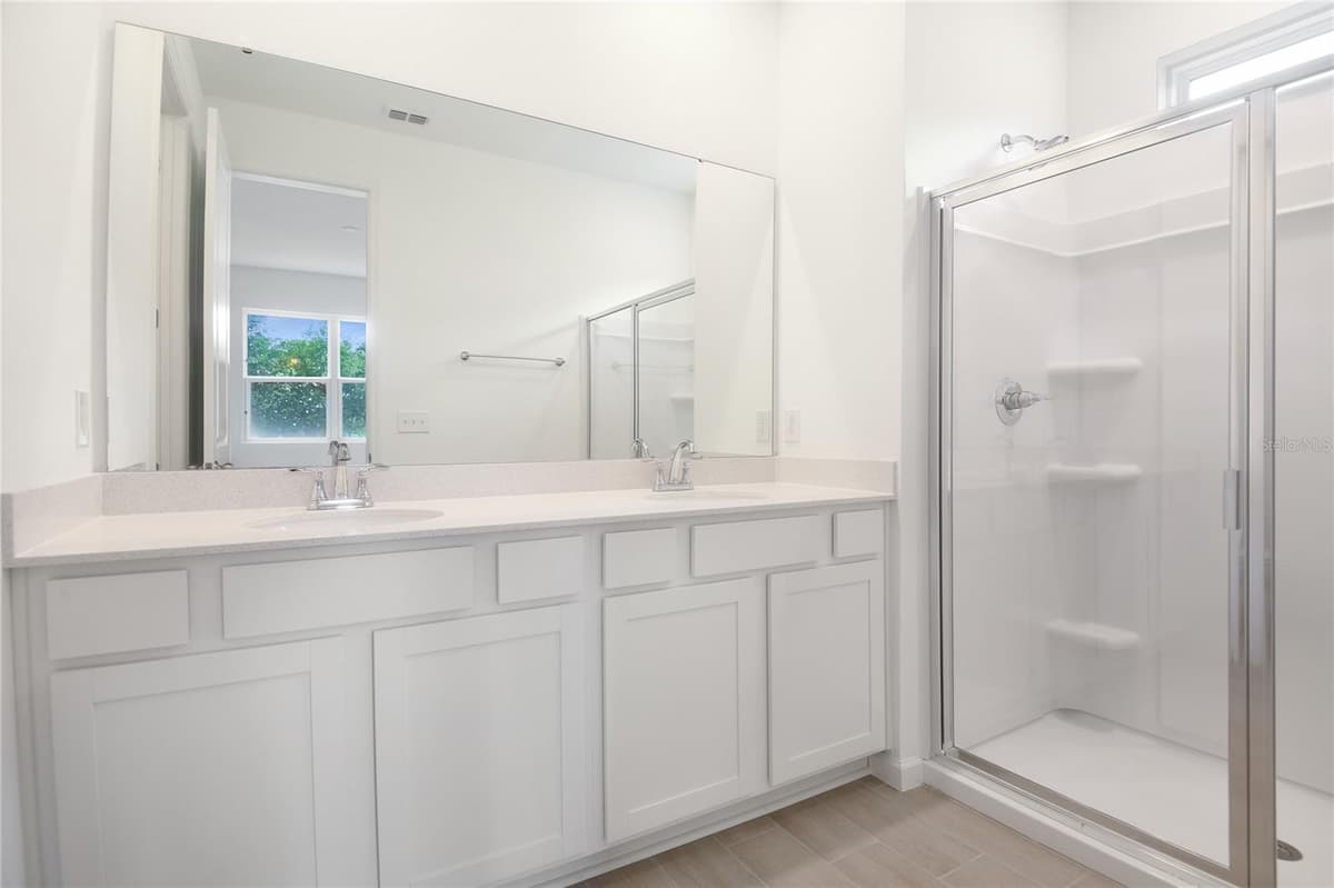 749 LAKE DELL AVENUE — photo 10 of 16