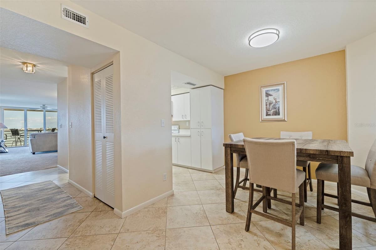 6105 BAHIA DEL MAR CIRCLE — photo 8 of 38