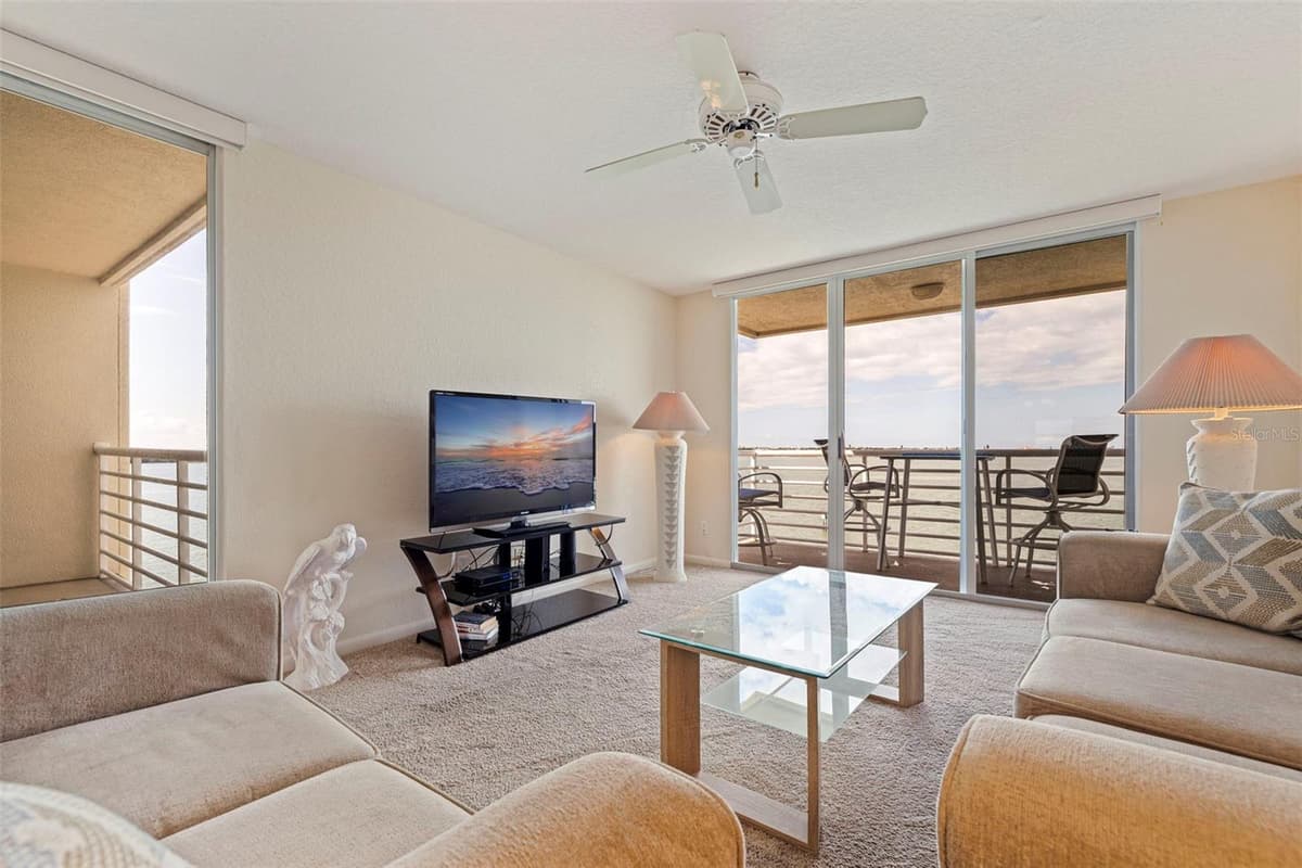 6105 BAHIA DEL MAR CIRCLE — photo 15 of 38