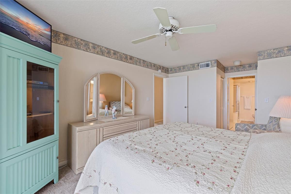 6105 BAHIA DEL MAR CIRCLE — photo 19 of 38