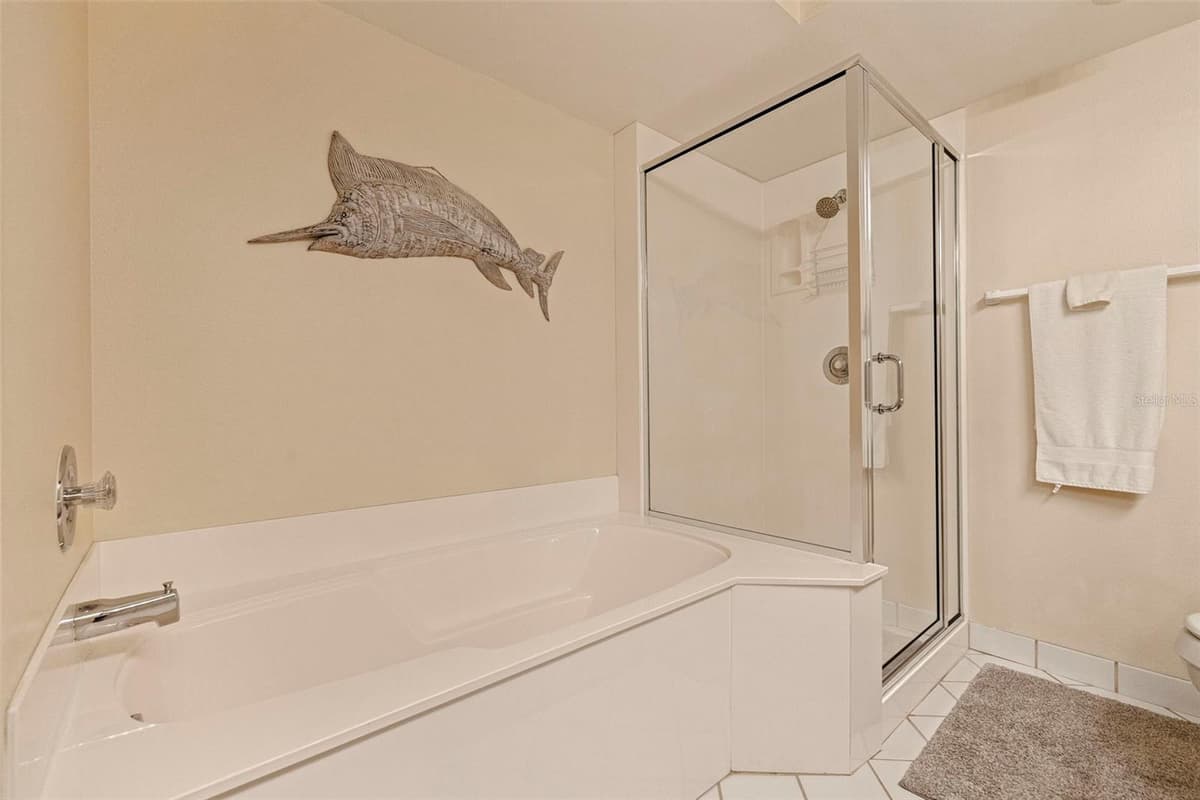 6105 BAHIA DEL MAR CIRCLE — photo 21 of 38