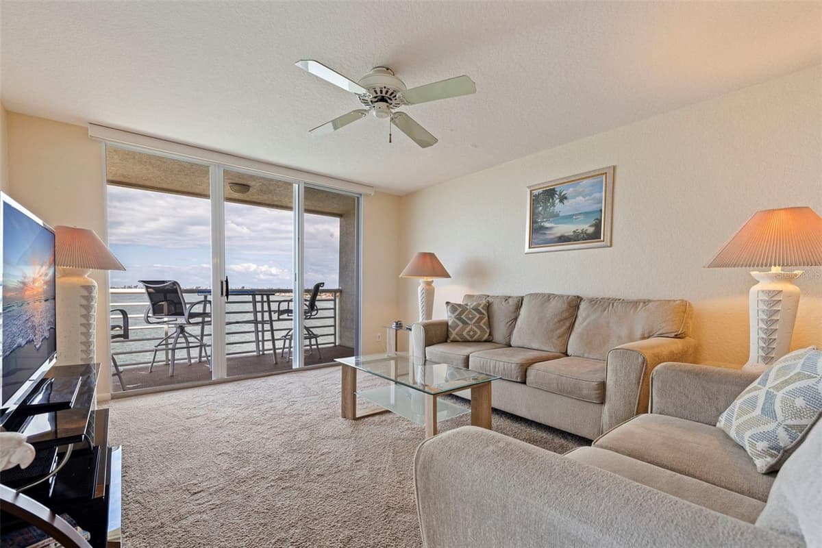 6105 BAHIA DEL MAR CIRCLE — photo 16 of 38