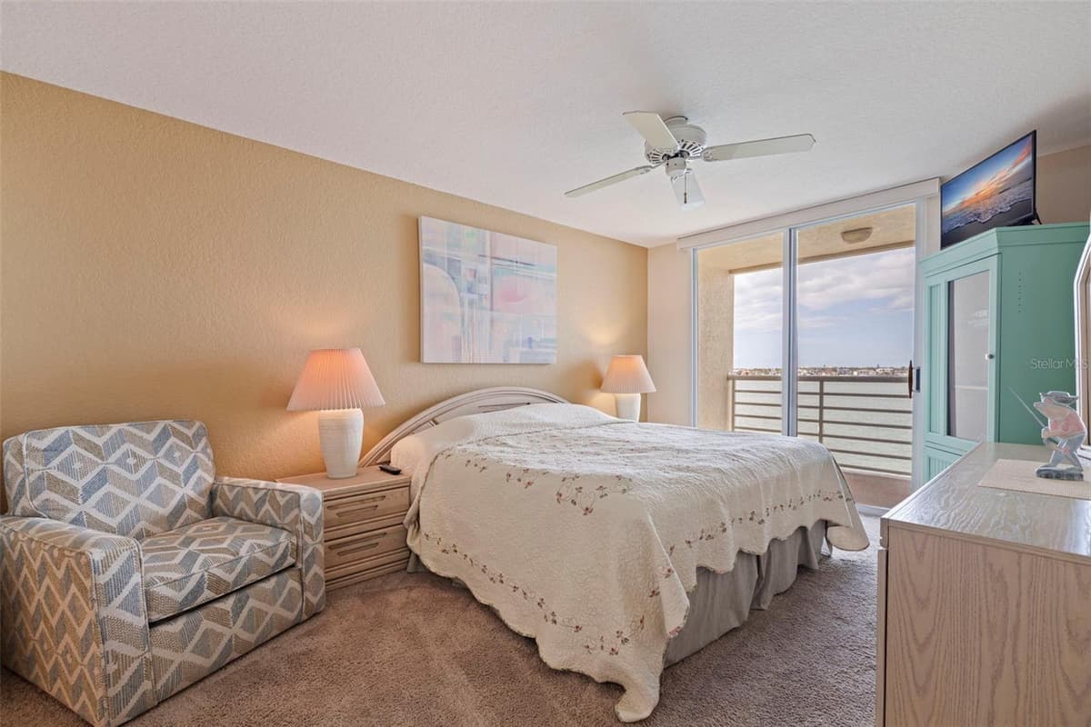 6105 BAHIA DEL MAR CIRCLE — photo 18 of 38